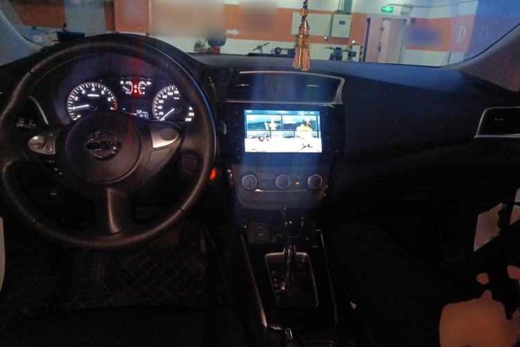 Used Nissan Sylphy 2019 1.6XV CVT Smart Connect Luxury Edition China VI Standard Center Console