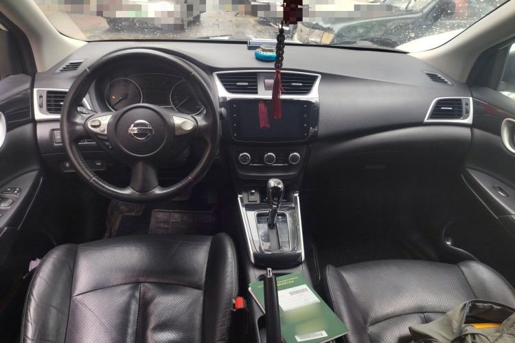 Used Nissan Sylphy 2019 1.6XV CVT Smart Connect Luxury Edition China VI Standard Center Console