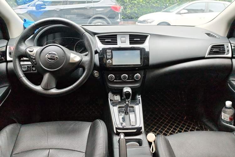 Used Nissan Sylphy 2019 1.6XV CVT Smart Connect Luxury Edition China VI Standard Center Console
