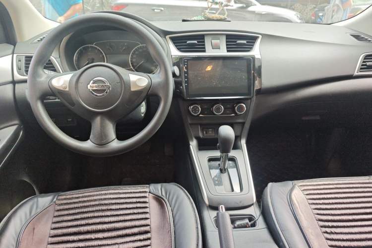 Used Nissan Sylphy 2019 Classic 1.6XE CVT Comfort Edition Center Console