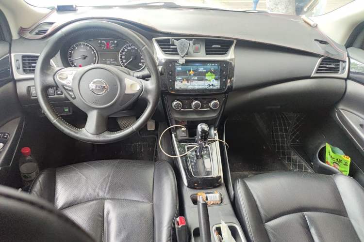 Used Nissan Sylphy 2019 1.6XV CVT Smart Connect Luxury Edition China VI Standard Center Console