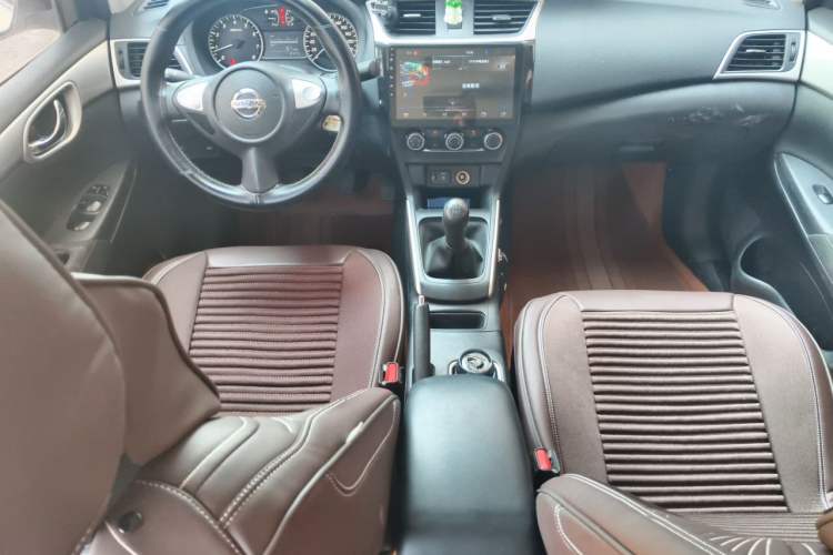 Used Nissan Sylphy 2019 Classic 1.6XE Manual Comfort Edition Center Console
