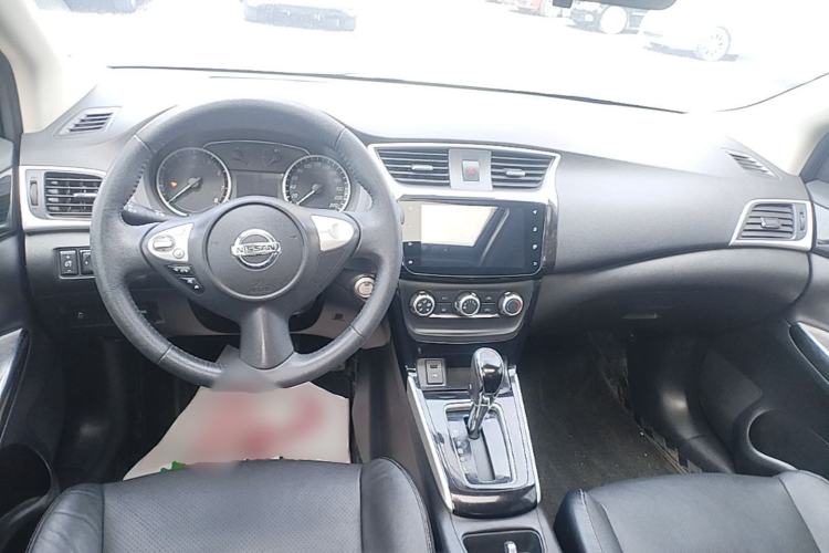 Used Nissan Sylphy 2019 1.6XV CVT Smart Connect Luxury Edition China VI Standard Center Console