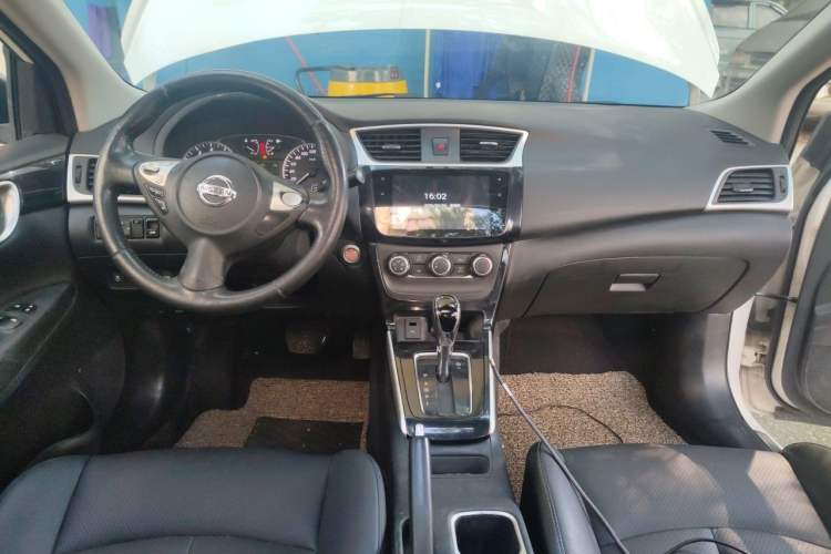 Used Nissan Sylphy 2019 1.6XV CVT Smart Connect Luxury Edition China V Standard Center Console