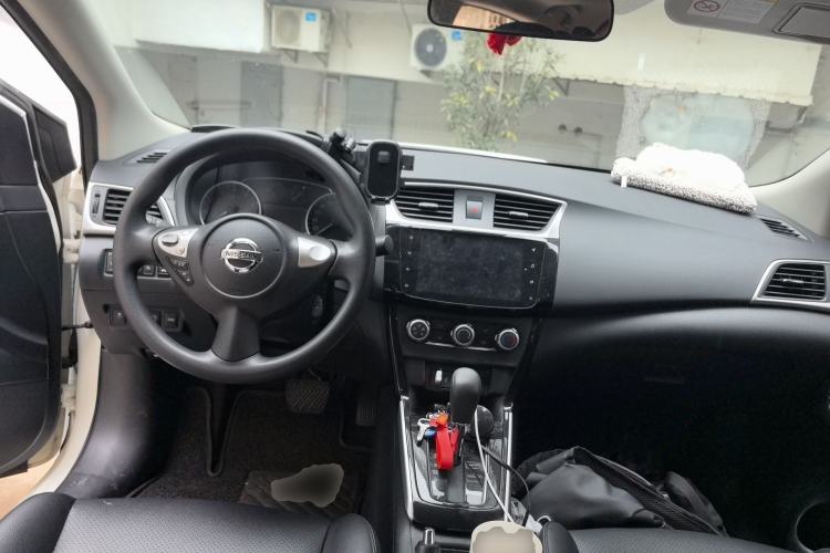 Used Nissan Sylphy 2019 Classic 1.6XL CVT Luxury Edition Center Console