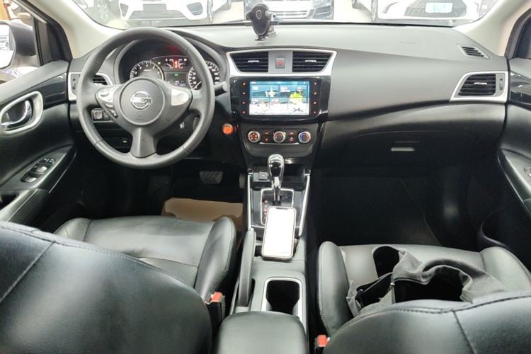 Used Nissan Sylphy 2019 1.6XV CVT Smart Connect Luxury Edition China VI Standard Center Console