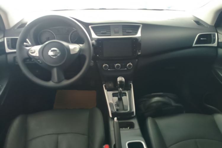Used Nissan Sylphy 2019 1.6XV CVT Smart Connect Luxury Edition China VI Standard Center Console