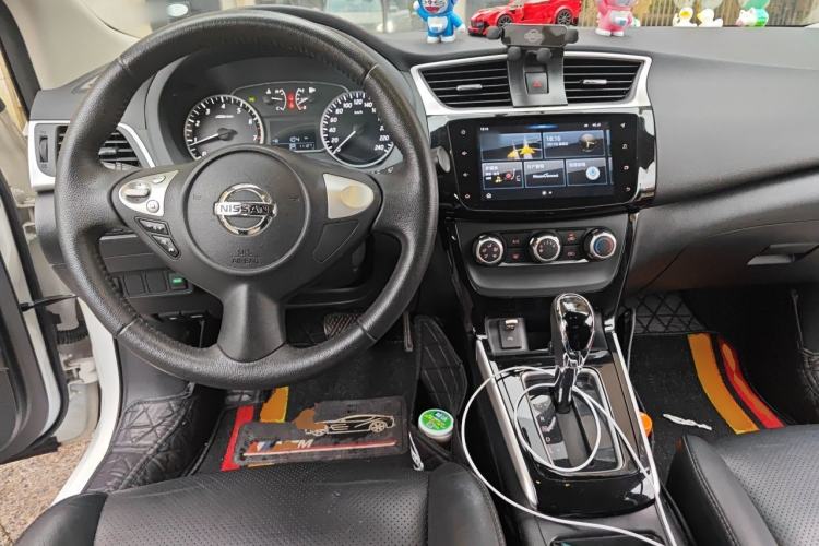 Used Nissan Sylphy 2019 1.6XV CVT Smart Connect Luxury Edition China VI Standard Center Console
