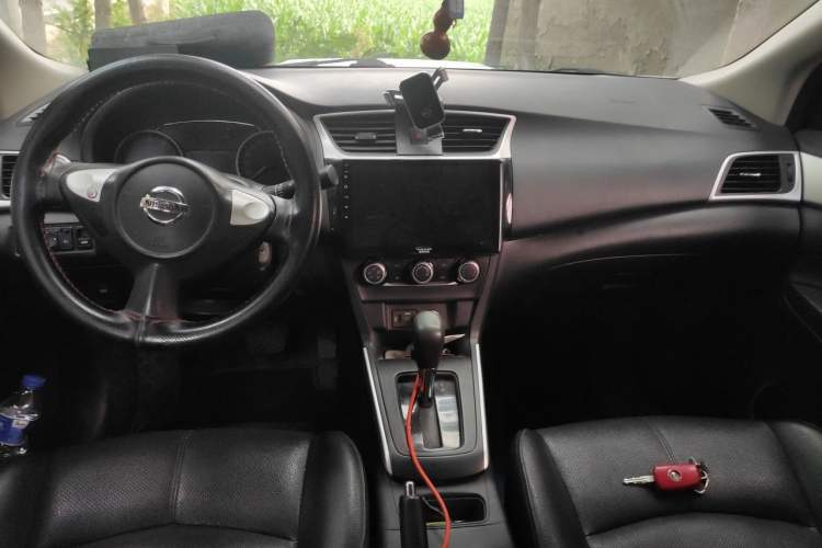 Used Nissan Sylphy 2019 Classic 1.6XE CVT Comfort Edition Center Console