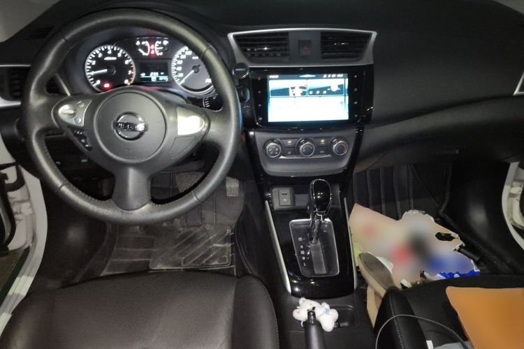 Used Nissan Sylphy 2019 1.6XV CVT Smart Connect Luxury Edition China V Standard Center Console