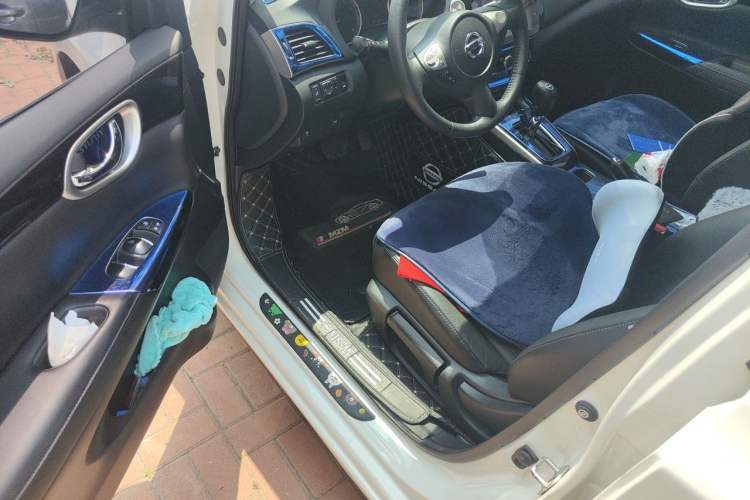 Used Nissan Sylphy 2019 1.6XV CVT Smart Connect Luxury Edition China V Standard Driver Seat