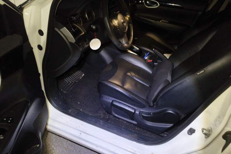 Used Nissan Sylphy 2019 1.6XV CVT Smart Connect Luxury Edition China VI Standard Driver Seat
