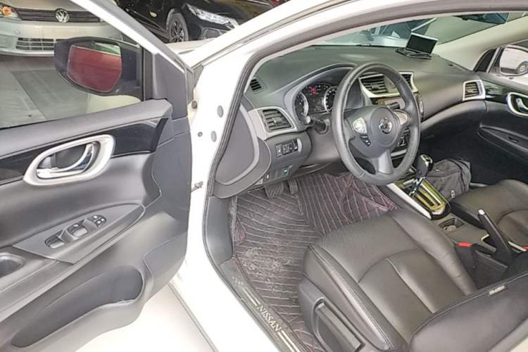 Used Nissan Sylphy 2019 1.6XV CVT Smart Connect Luxury Edition China V Standard Driver Seat
