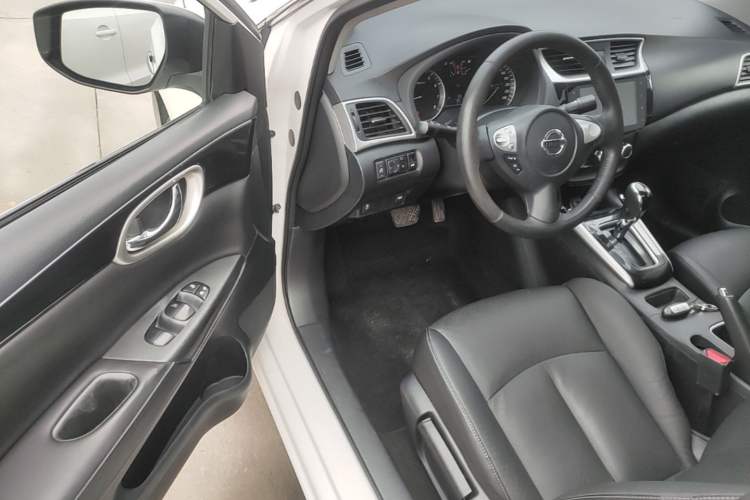 Used Nissan Sylphy 2019 1.6XV CVT Smart Connect Luxury Edition China VI Standard Driver Seat