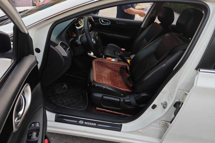 Used Nissan Sylphy 2019 1.6XV CVT Smart Connect Luxury Edition China VI Standard Driver Seat