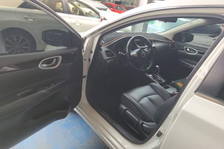 Used Nissan Sylphy 2019 1.6XV CVT Smart Connect Luxury Edition China VI Standard Driver Seat