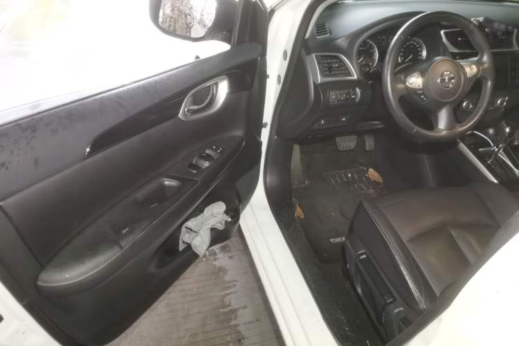Used Nissan Sylphy 2019 1.6XV CVT Smart Connect Luxury Edition China VI Standard Driver Seat