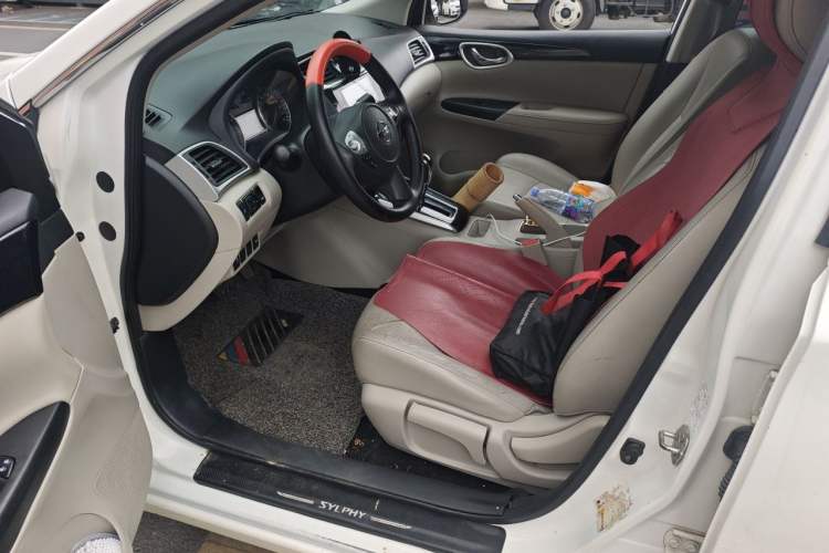 Used Nissan Sylphy 2019 1.6XV CVT Smart Connect Luxury Edition China V Standard Driver Seat