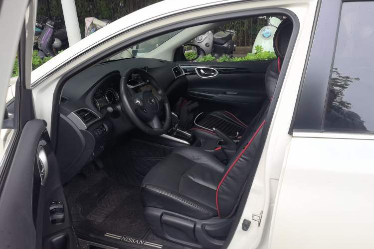 Used Nissan Sylphy 2019 1.6XV CVT Smart Connect Luxury Edition China V Standard Driver Seat