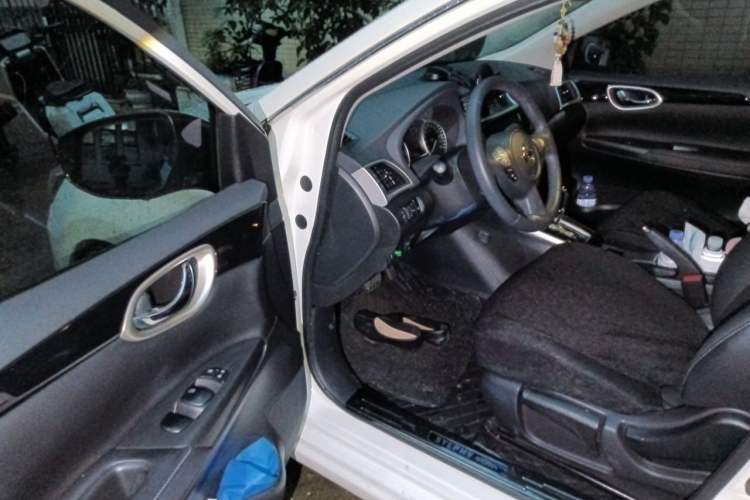 Used Nissan Sylphy 2019 1.6XV CVT Smart Connect Luxury Edition China VI Standard Driver Seat