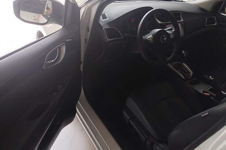 Used Nissan Sylphy 2019 1.6XV CVT Smart Connect Luxury Edition China VI Standard Driver Seat
