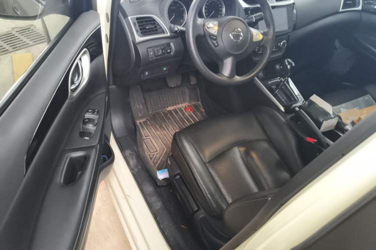 Used Nissan Sylphy 2019 1.6XV CVT Smart Connect Luxury Edition China VI Standard Driver Seat