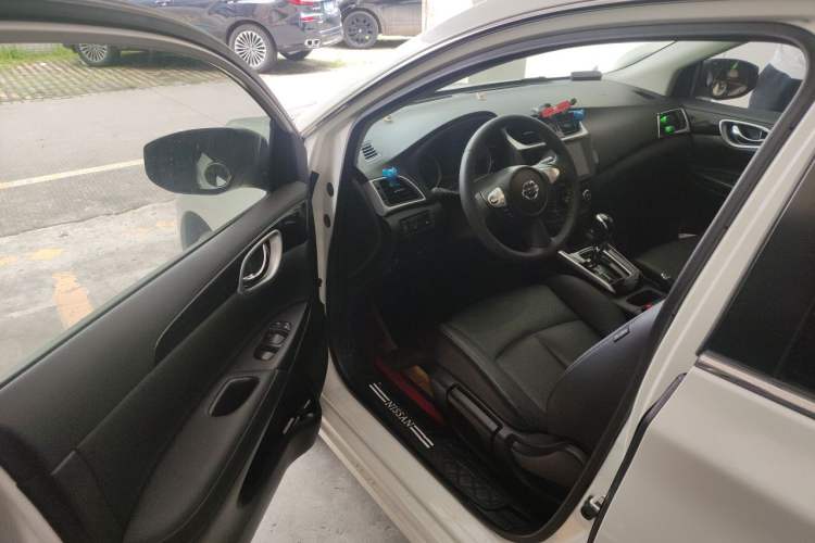 Used Nissan Sylphy 2019 1.6XV CVT Smart Connect Luxury Edition China VI Standard Driver Seat