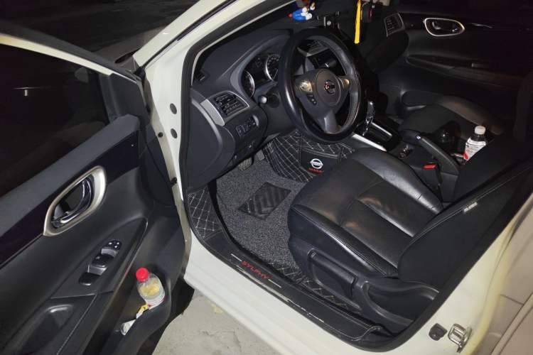 Used Nissan Sylphy 2019 1.6XV CVT Smart Connect Luxury Edition China V Standard Driver Seat