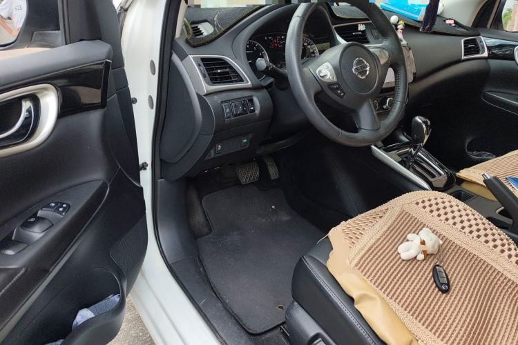 Used Nissan Sylphy 2019 1.6XV CVT Smart Connect Luxury Edition China VI Standard Driver Seat