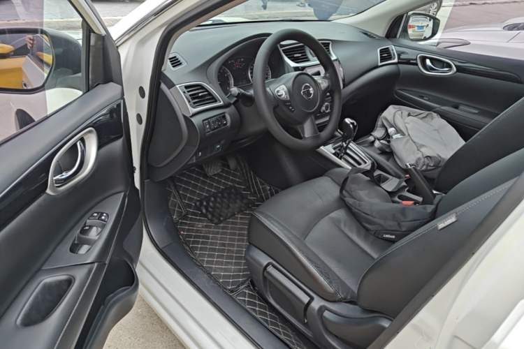 Used Nissan Sylphy 2019 1.6XV CVT Smart Connect Luxury Edition China VI Standard Driver Seat
