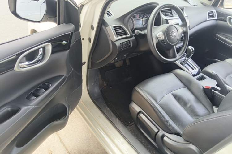Used Nissan Sylphy 2019 1.6XV CVT Smart Connect Luxury Edition China VI Standard Driver Seat