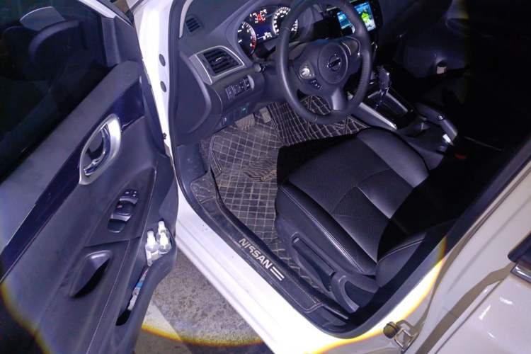 Used Nissan Sylphy 2019 1.6XV CVT Smart Connect Luxury Edition China VI Standard Driver Seat