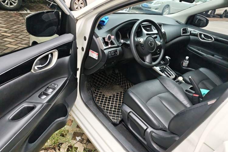 Used Nissan Sylphy 2019 1.6XV CVT Smart Connect Luxury Edition China VI Standard Driver Seat