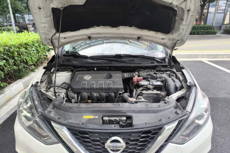 Used Nissan Sylphy 2019 1.6XV CVT Smart Connect Luxury Edition China VI Standard Engine Bay
