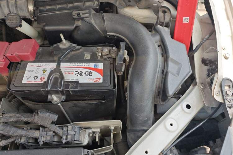 Used Nissan Sylphy 2019 1.6XV CVT Smart Connect Luxury Edition China VI Standard Engine Bay Left