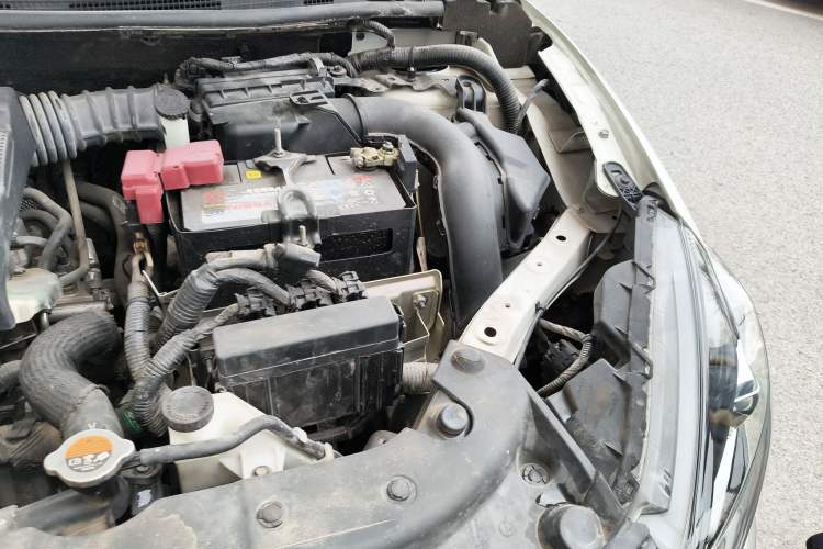 Used Nissan Sylphy 2019 1.6XV CVT Smart Connect Luxury Edition China VI Standard Engine Bay Left