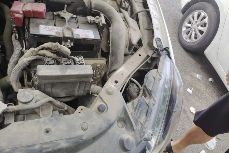 Used Nissan Sylphy 2019 1.6XV CVT Smart Connect Luxury Edition China VI Standard Engine Bay Left