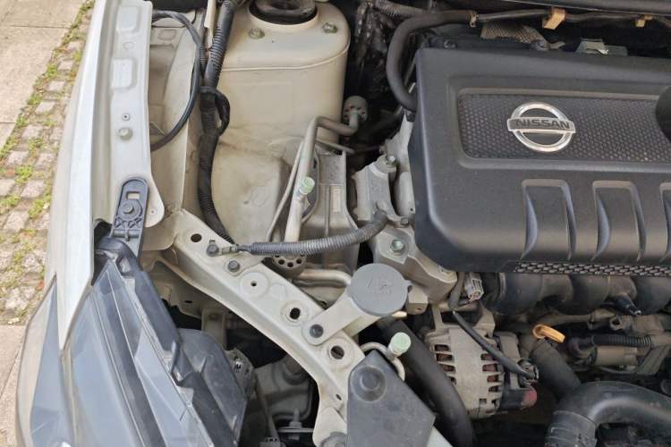 Used Nissan Sylphy 2019 1.6XV CVT Smart Connect Luxury Edition China VI Standard Engine Bay Right