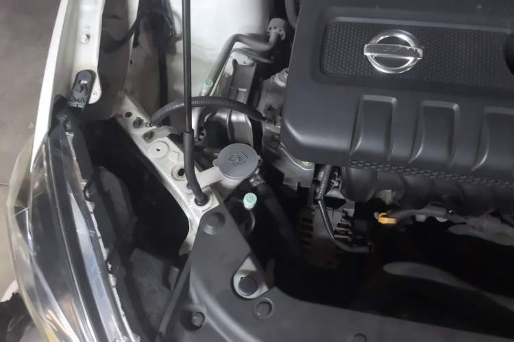 Used Nissan Sylphy 2019 1.6XL Manual Luxury Version China VI Standard Engine Bay Right