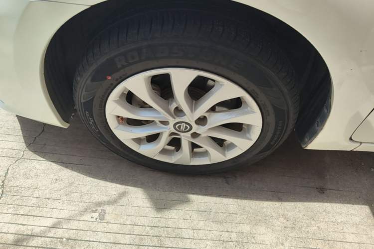 Used Nissan Sylphy 2019 1.6XV CVT Smart Connect Luxury Edition China VI Standard Exterior 1