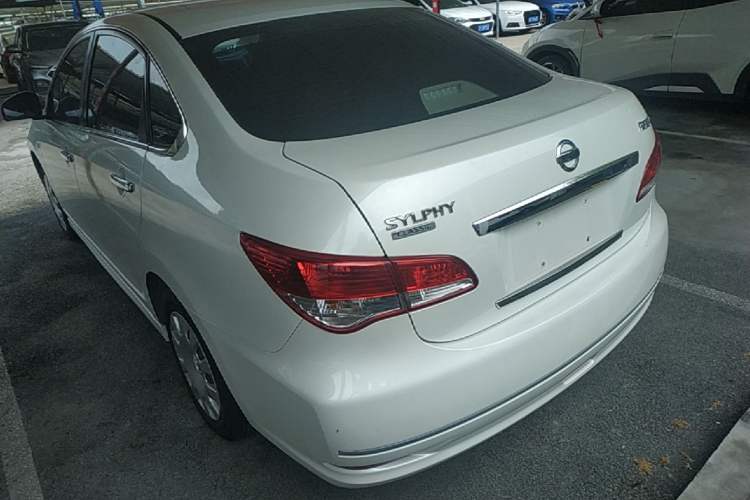 Used Nissan Sylphy 2019 Classic 1.6XE+ Manual SmartConnect Leading Edition Exterior 2
