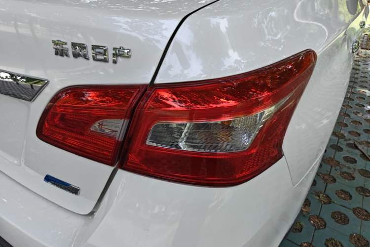 Used Nissan Sylphy 2019 1.6XV CVT Smart Connect Luxury Edition China VI Standard Exterior 3
