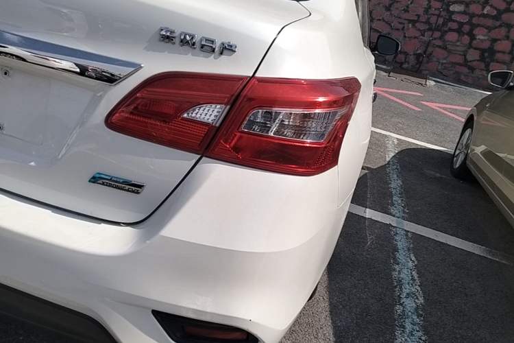 Used Nissan Sylphy 2019 1.6XV CVT Smart Connect Luxury Edition China VI Standard Exterior 3