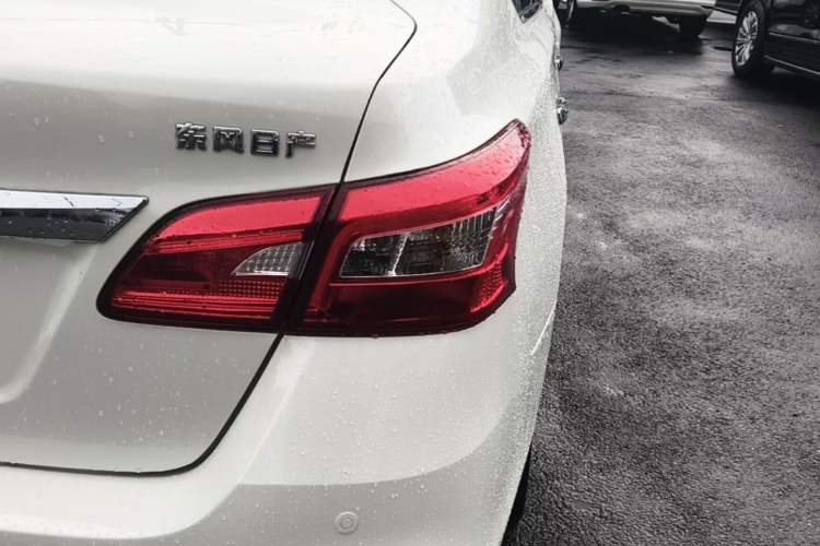 Used Nissan Sylphy 2019 Classic 1.6XE CVT Comfort Edition Exterior 3
