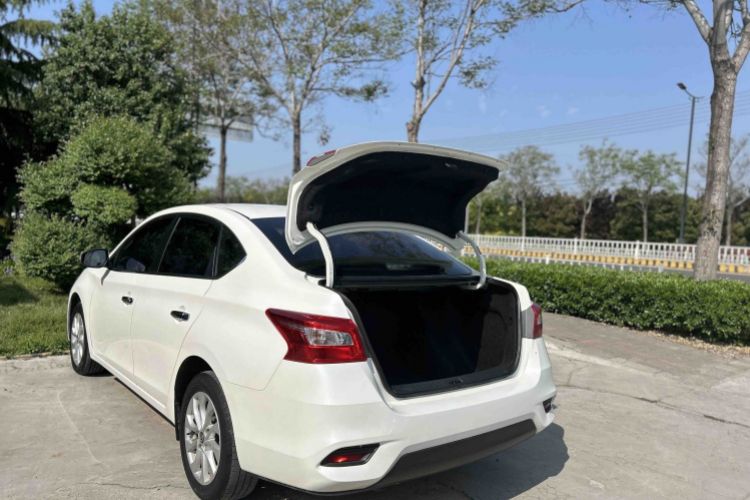 Used Nissan Sylphy 2019 1.6XV CVT Smart Connect Luxury Edition China VI Standard Exterior 3