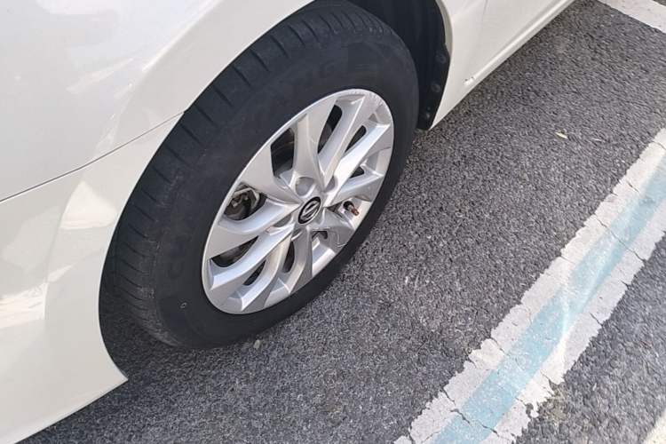 Used Nissan Sylphy 2019 1.6XV CVT Smart Connect Luxury Edition China VI Standard Exterior 4