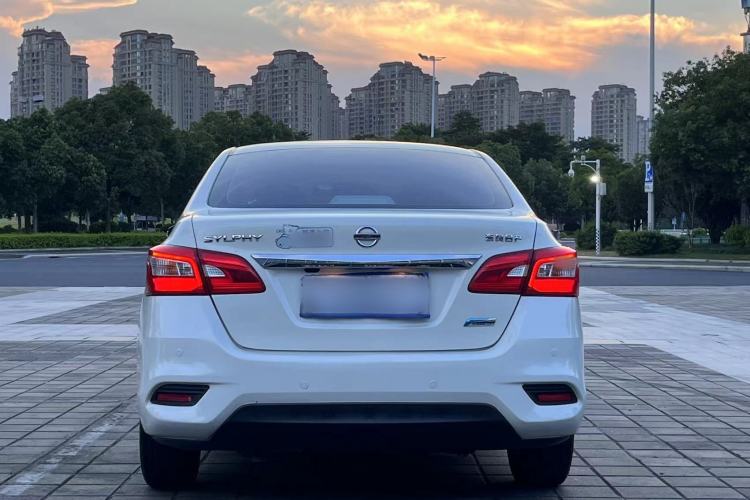 Used Nissan Sylphy 2019 1.6XV CVT Smart Connect Luxury Edition China VI Standard Exterior 4
