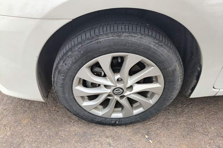 Used Nissan Sylphy 2019 1.6XV CVT Smart Connect Luxury Edition China VI Standard Exterior 4