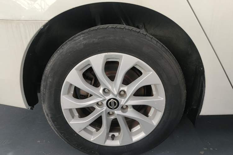 Used Nissan Sylphy 2019 1.6XV CVT Smart Connect Luxury Edition China VI Standard Exterior 5