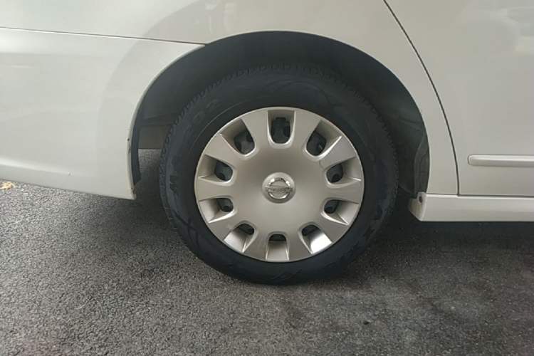 Used Nissan Sylphy 2019 Classic 1.6XE+ Manual SmartConnect Leading Edition Exterior 5